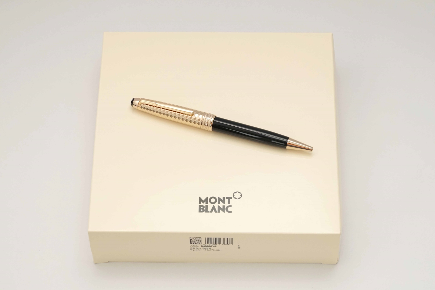 Bút bi Montblanc Meisterstuck 164 Classique Doue Geometry Champagne Gold Coated Ballpoint Pen