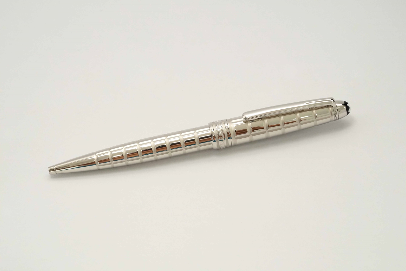 Bút bi Montblanc Meisterstuck 164 Solitaire Platinum Plated Facet Ballpoint Pen