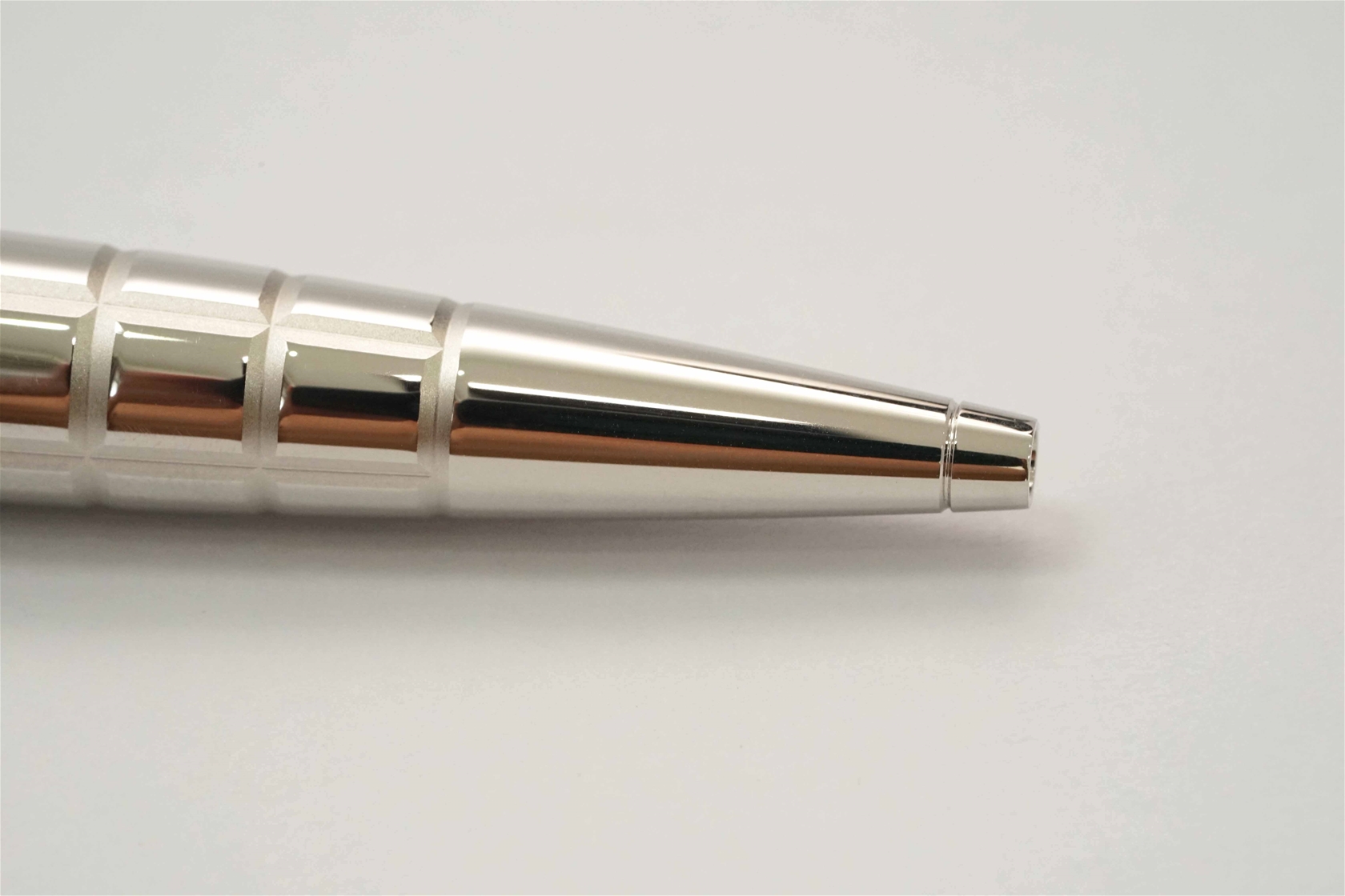 Bút bi Montblanc Meisterstuck 164 Solitaire Platinum Plated Facet Ballpoint Pen