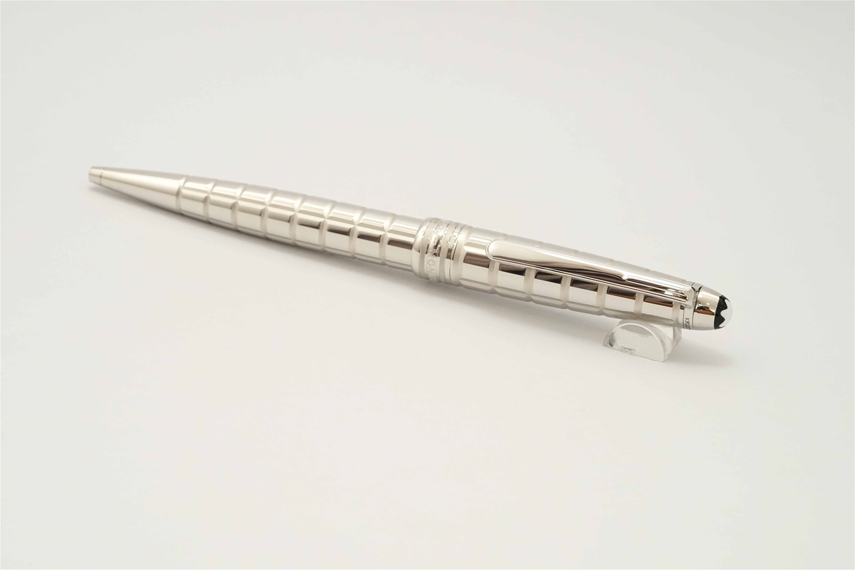 Bút bi Montblanc Meisterstuck 164 Solitaire Platinum Plated Facet Ballpoint Pen