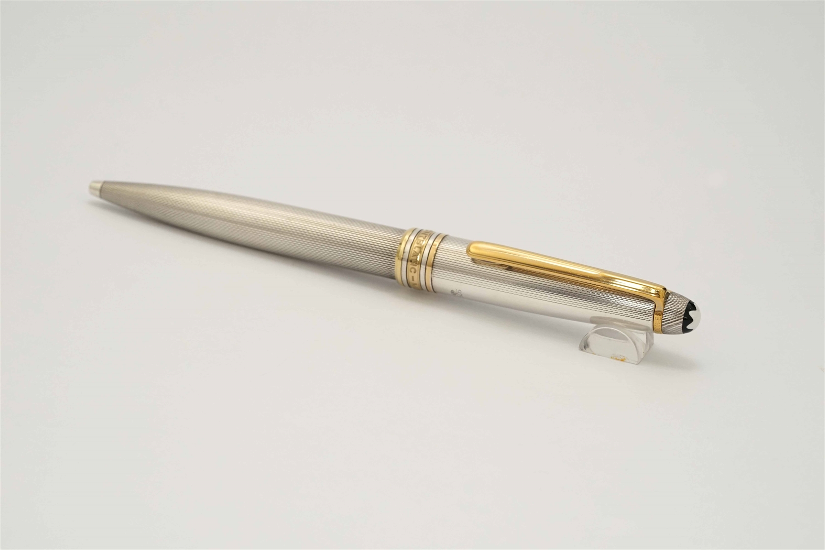 Bút bi Montblanc Meisterstuck 1646 Solitaire Sterling Silver Barleycorn Ballpoint Pen
