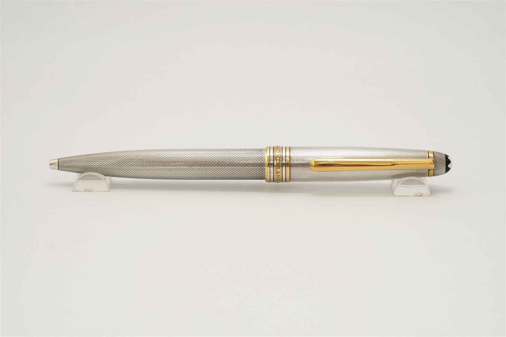 Bút bi Montblanc Meisterstuck 1646 Solitaire Sterling Silver Barleycorn Ballpoint Pen
