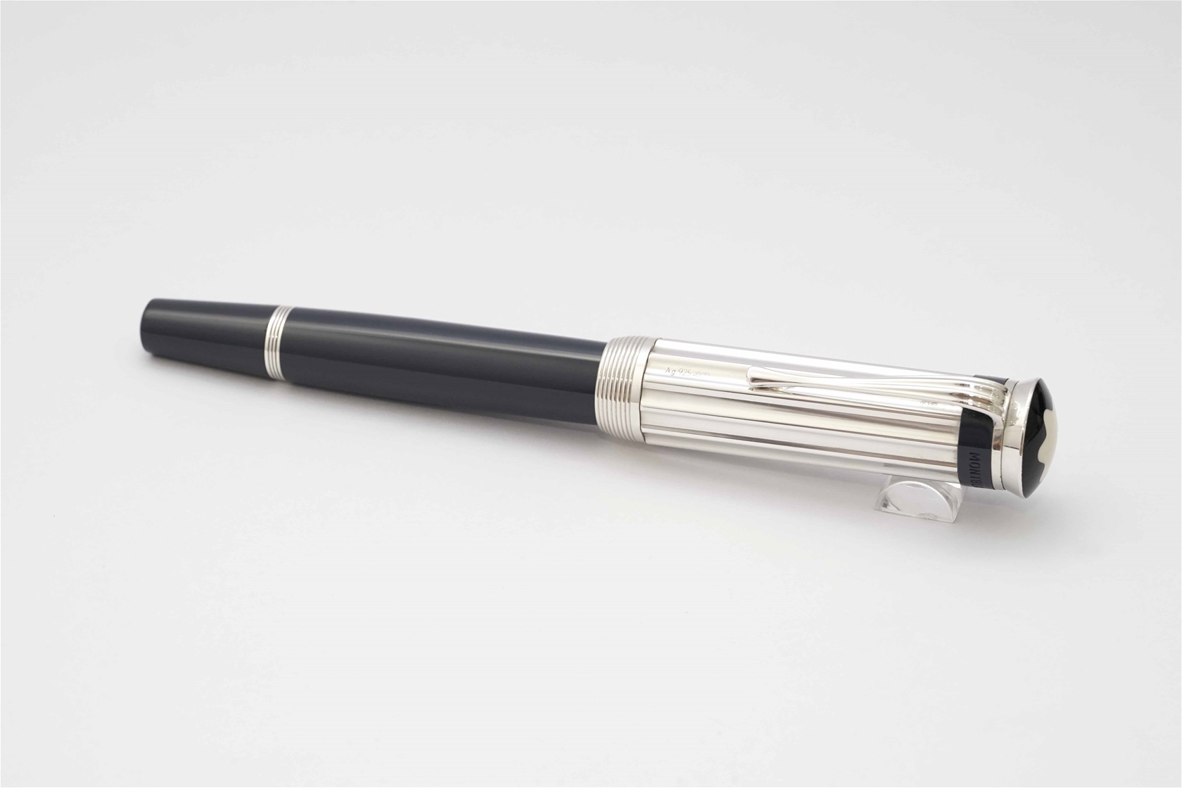 Bút máy Montblanc Meisterstuck Charles Dickens Special Edition 18K F