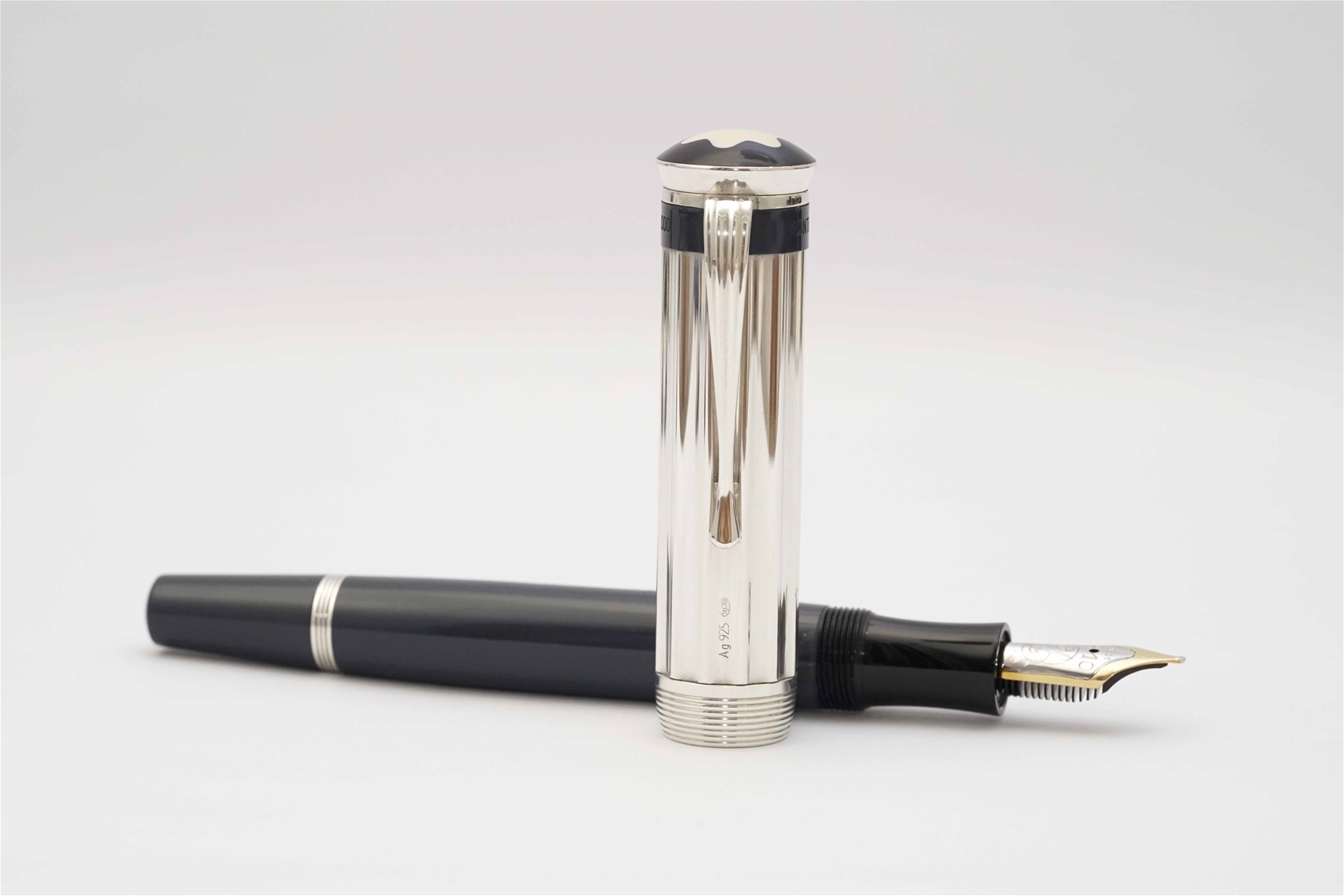 Bút máy Montblanc Meisterstuck Charles Dickens Special Edition 18K F