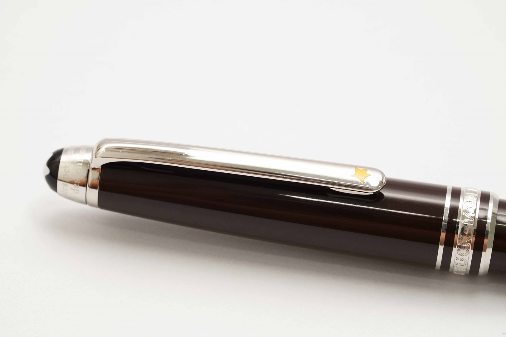 Bút bi Montblanc Meisterstuck Classique Le Petit Prince Aviator Ballpoint Pen