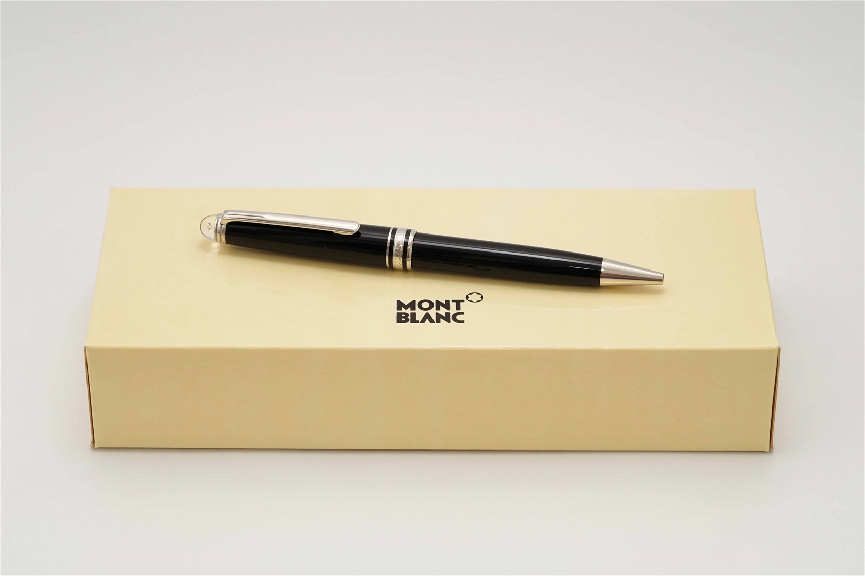 Bút bi Montblanc Meisterstuck Diamond 164 Classic Ballpoint Pen