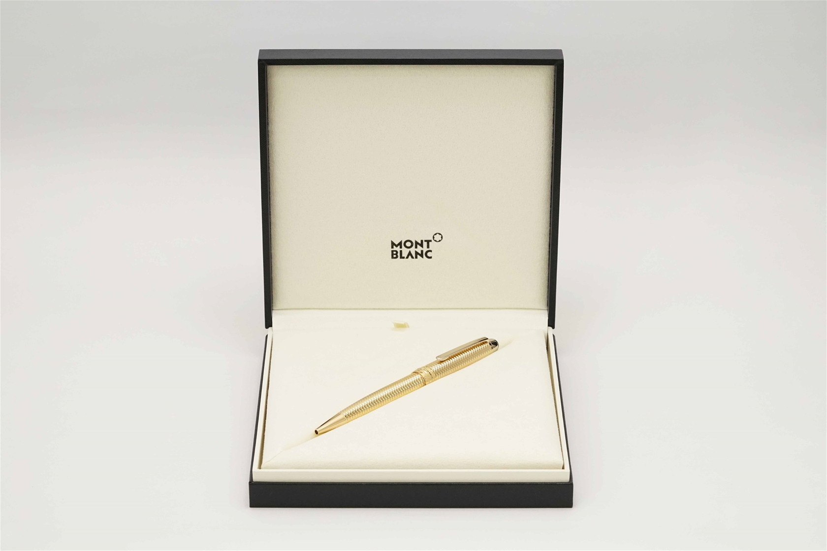 Bút bi Montblanc Meisterstuck Geometry Solitaire Champagne Gold Midsize Ballpoint Pen