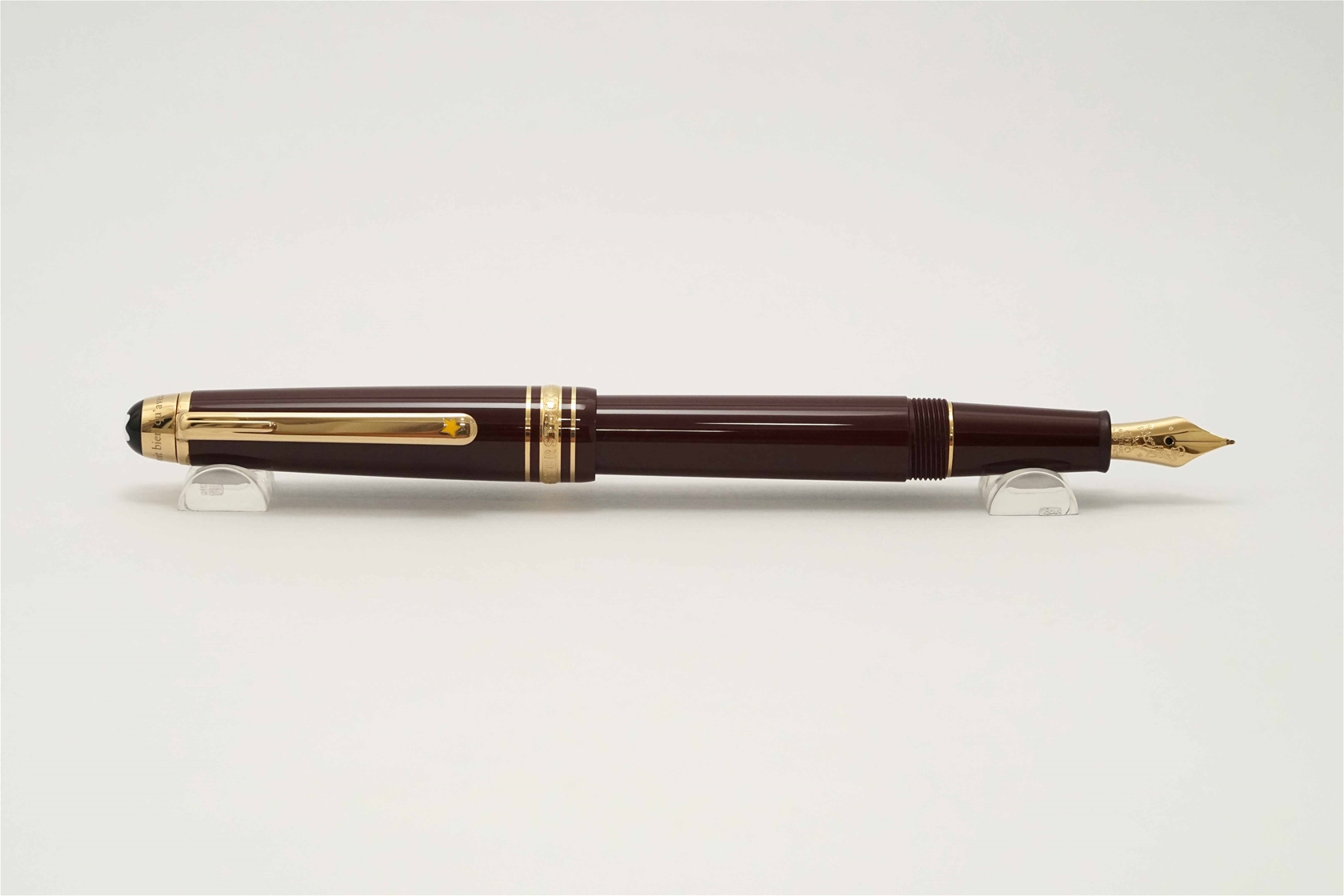 Bút máy Montblanc Meisterstuck Le Petit Prince & Planet Classic 145 Bordeaux 14K M