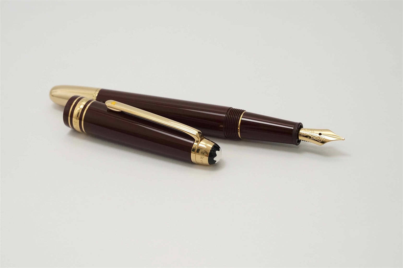 Bút máy Montblanc Meisterstuck Le Petit Prince & Planet Classic 145 Bordeaux 14K M