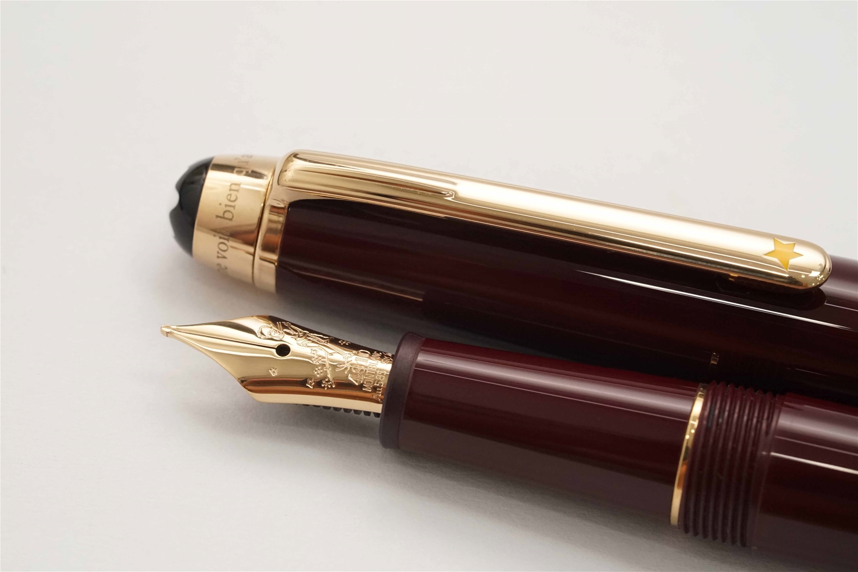 Bút máy Montblanc Meisterstuck Le Petit Prince & Planet Classic 145 Bordeaux 14K M