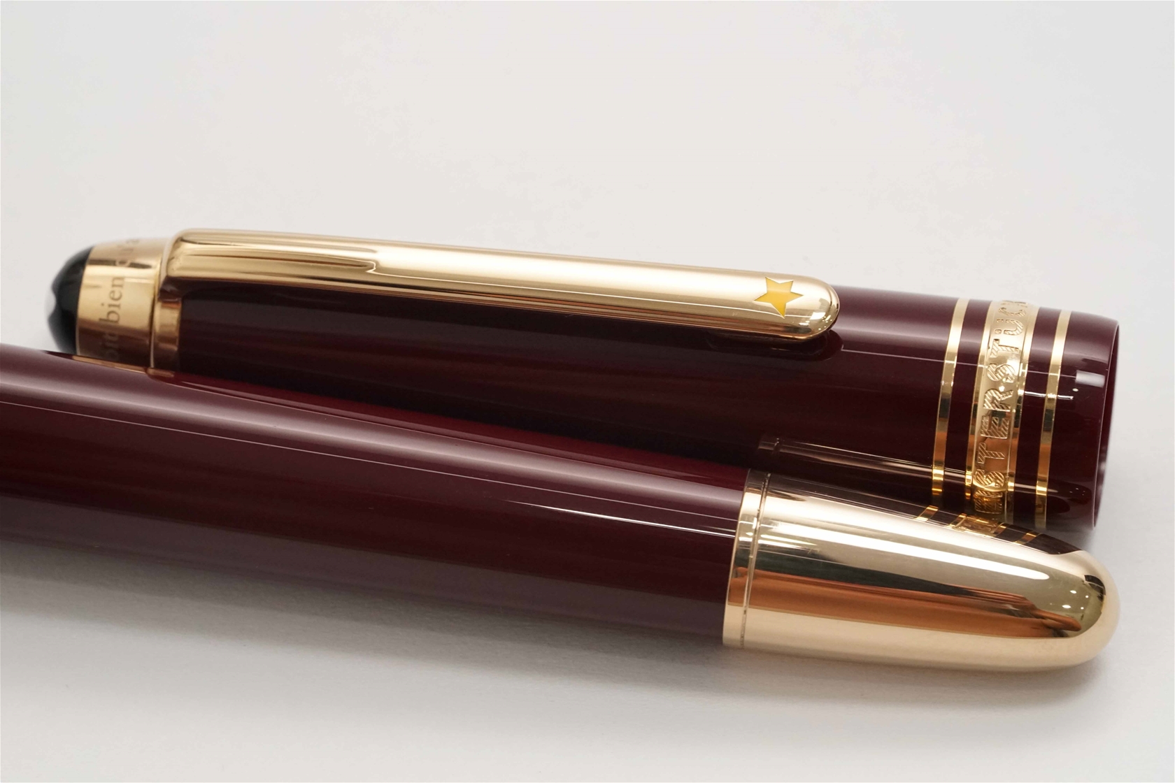 Bút máy Montblanc Meisterstuck Le Petit Prince & Planet Classic 145 Bordeaux 14K M