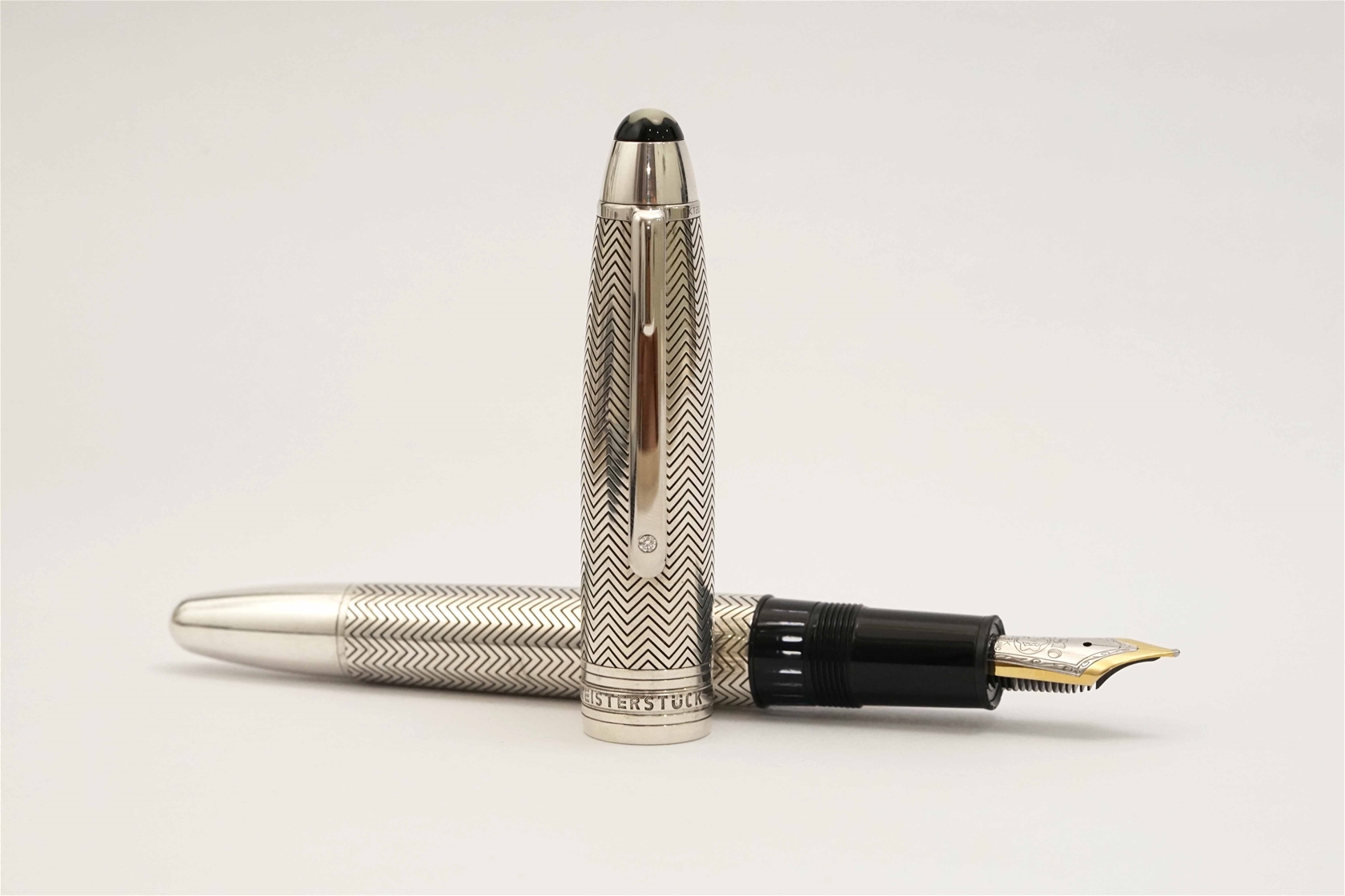 Bút máy Montblanc Meisterstuck LeGrand Solitaire Silver Barley 18K M