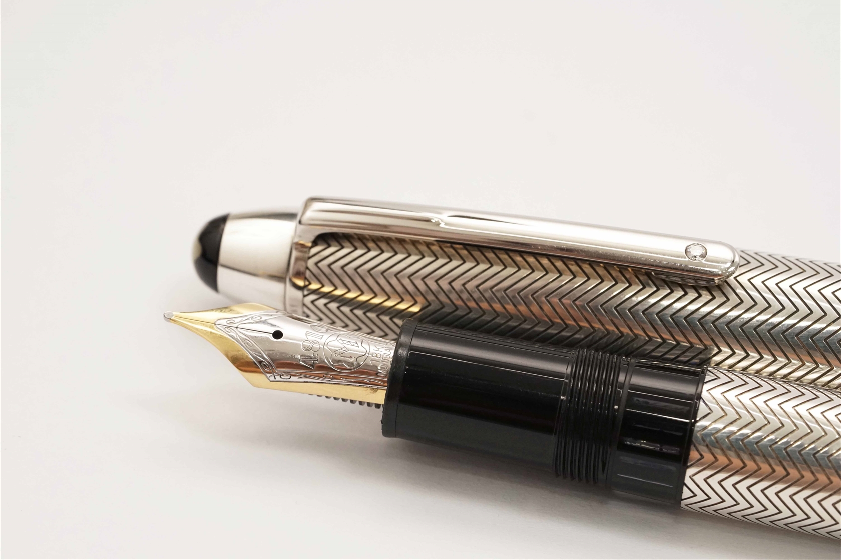 Bút máy Montblanc Meisterstuck LeGrand Solitaire Silver Barley 18K M