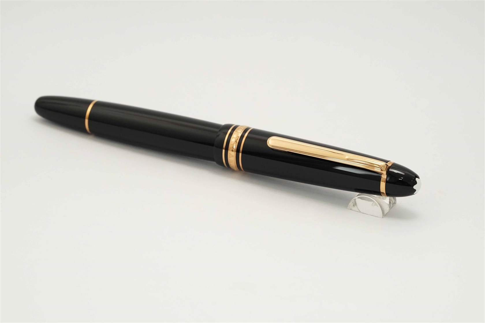 Bút bi nước Montblanc Meisterstuck Legrand Black Resin Rollerball