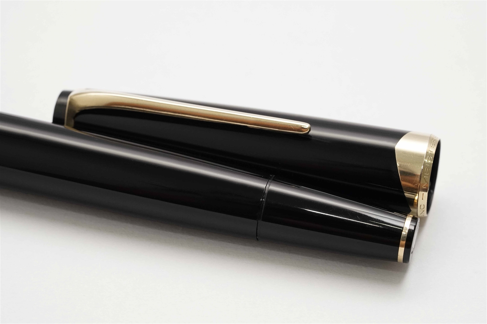 Bút máy Montblanc Meisterstuck No 14 Black Resin 14K F