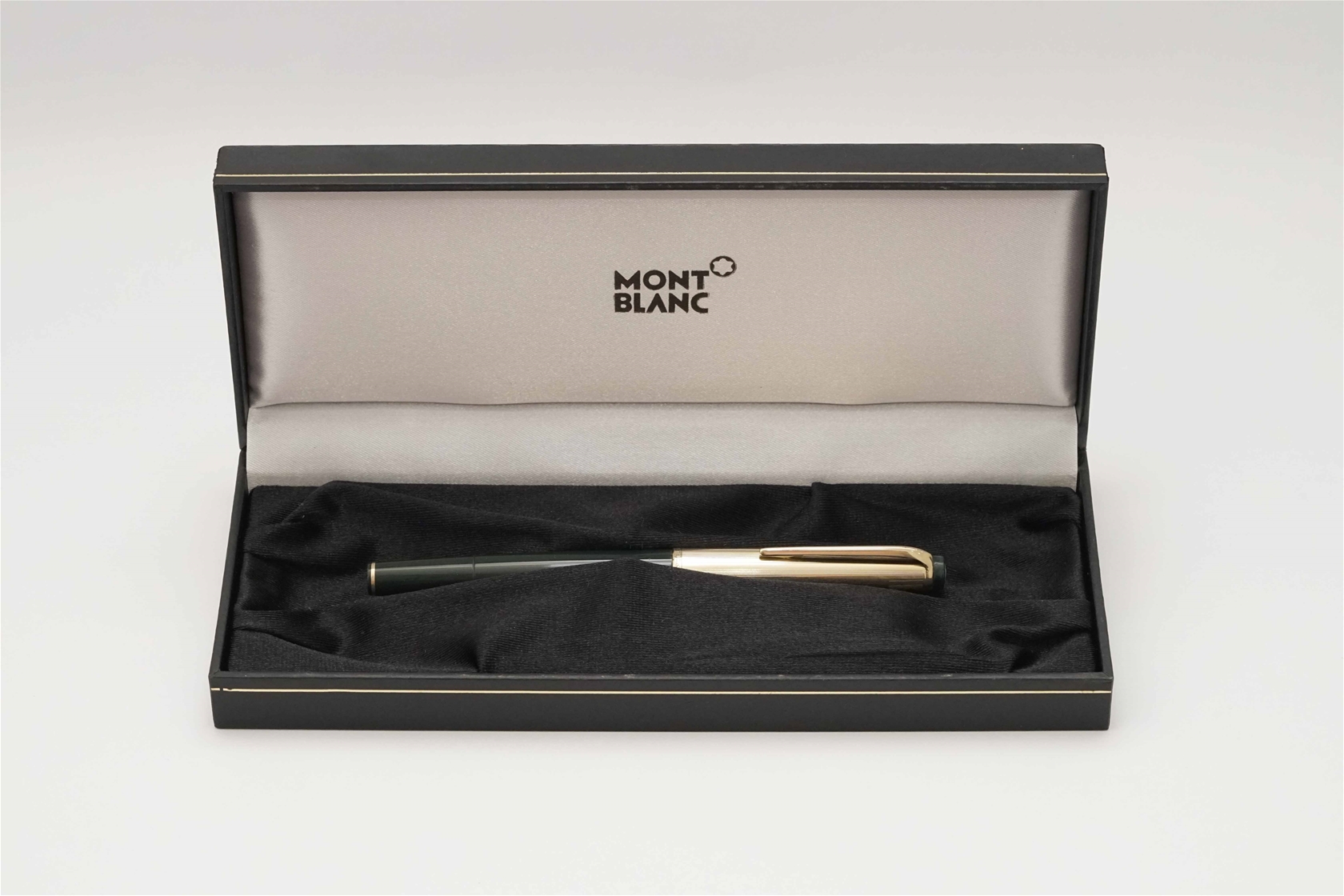 Bút máy Montblanc Meisterstuck No 72 Green & Gold Filled Cap 14K F