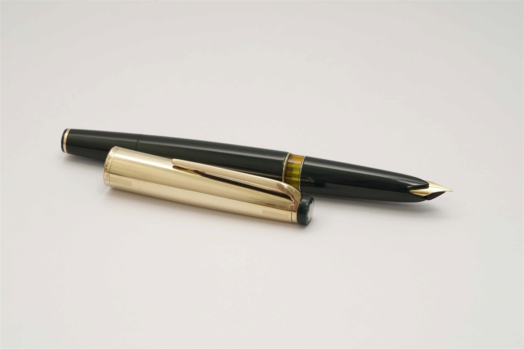 Bút máy Montblanc Meisterstuck No 72 Green & Gold Filled Cap 14K F