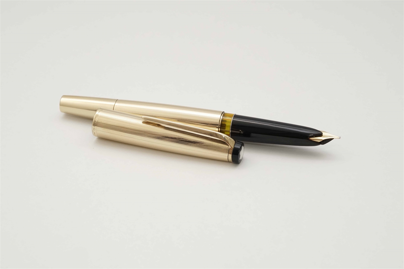 Bút máy Montblanc Meisterstuck 82 Gold Filled 14K B