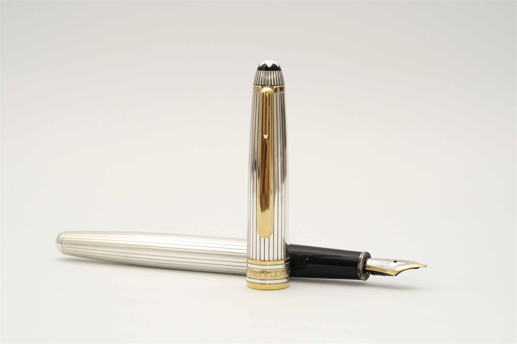 Bút máy Montblanc Meisterstuck Solitaire Classic Sterling Silver 18K F 