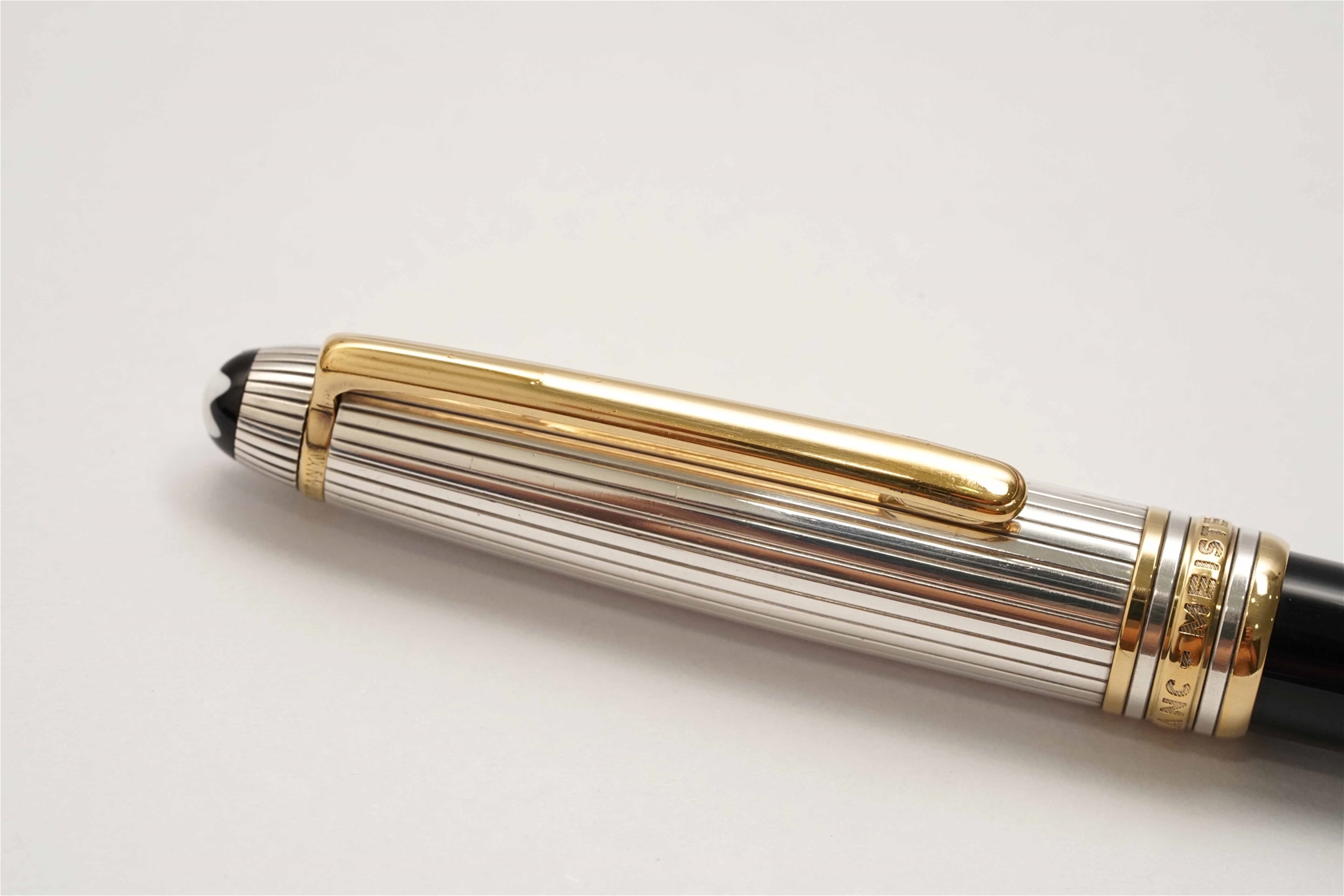 Bút bi Montblanc Meisterstuck Solitaire Doue Sterling Silver Pinstripe Ballpoint Pen