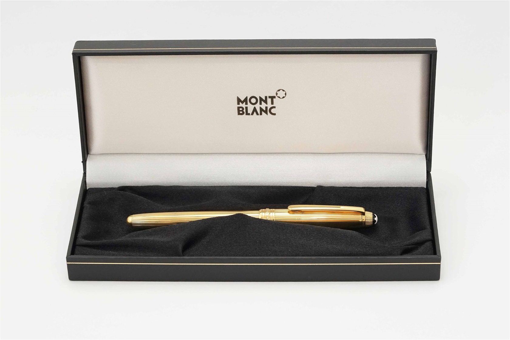 Bút bi nước Montblanc Meisterstuck Solitaire Vermeil Pinstripe Sterling Silver Rollerball Pen 