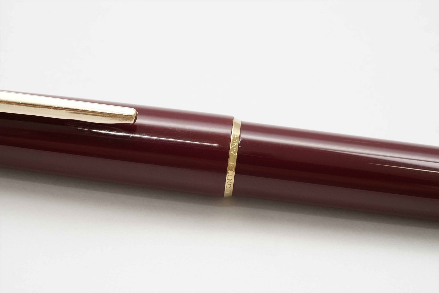 Bút bi Montblanc No 280 Burgundy Clip Lever Ballpoint Pen 