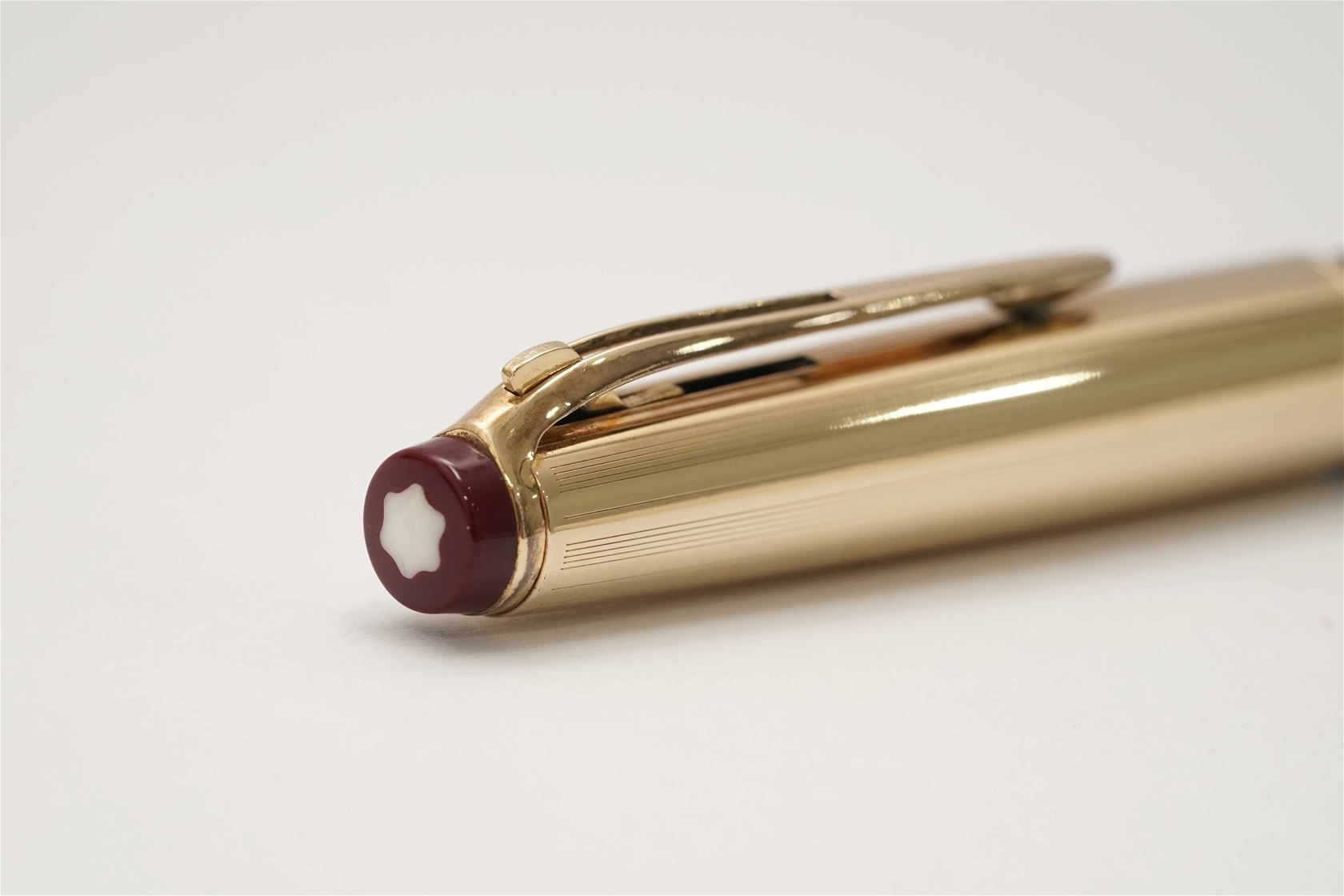 Bút bi Montblanc No 78 Clip Lever Burgundy & Rolled Gold Cap Ballpoint Pen