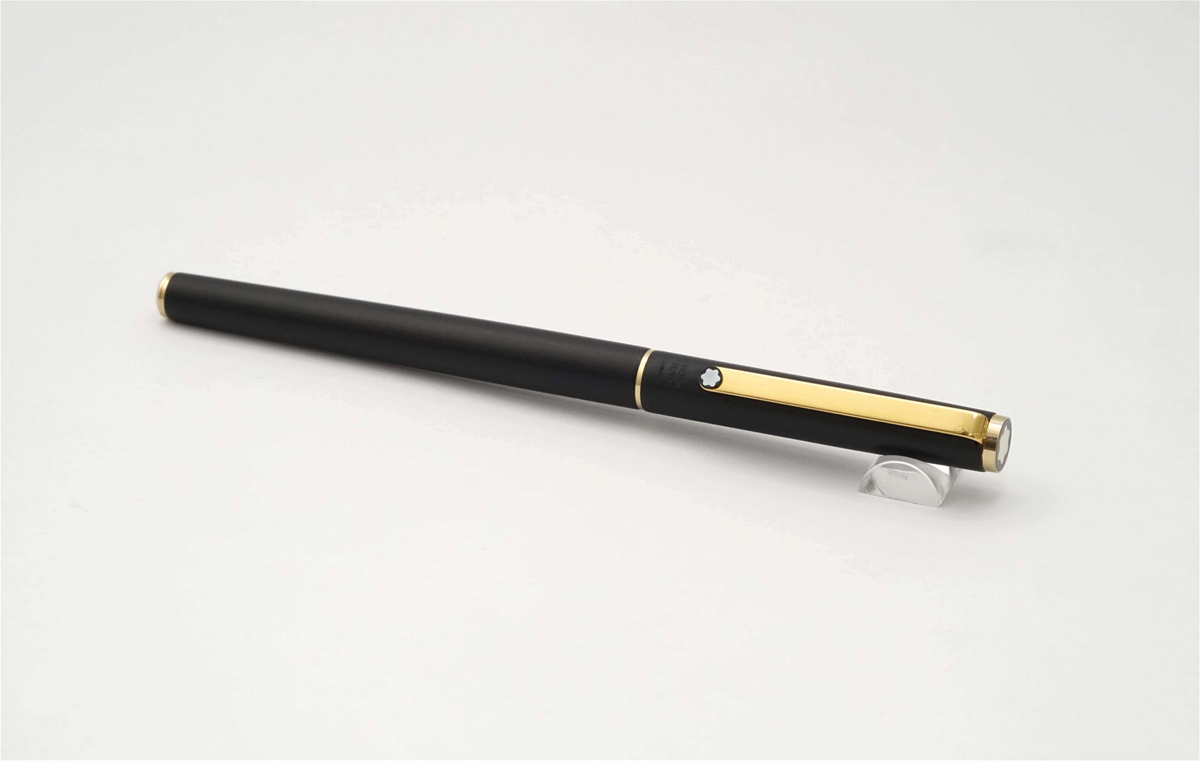 Bút máy Montblanc Noblesse Slimline Black Steel F 