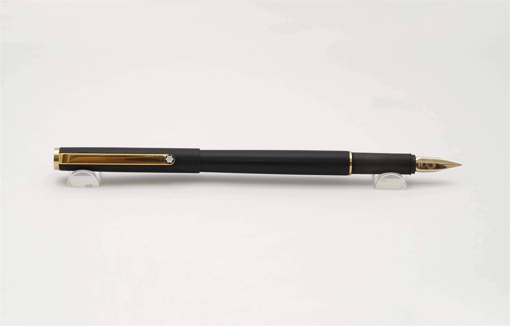 Bút máy Montblanc Noblesse Slimline Black Steel F 