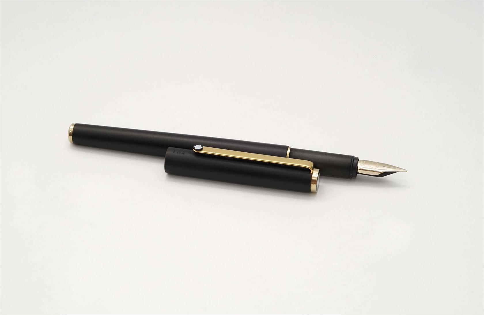 Bút máy Montblanc Noblesse Slimline Black Steel F 