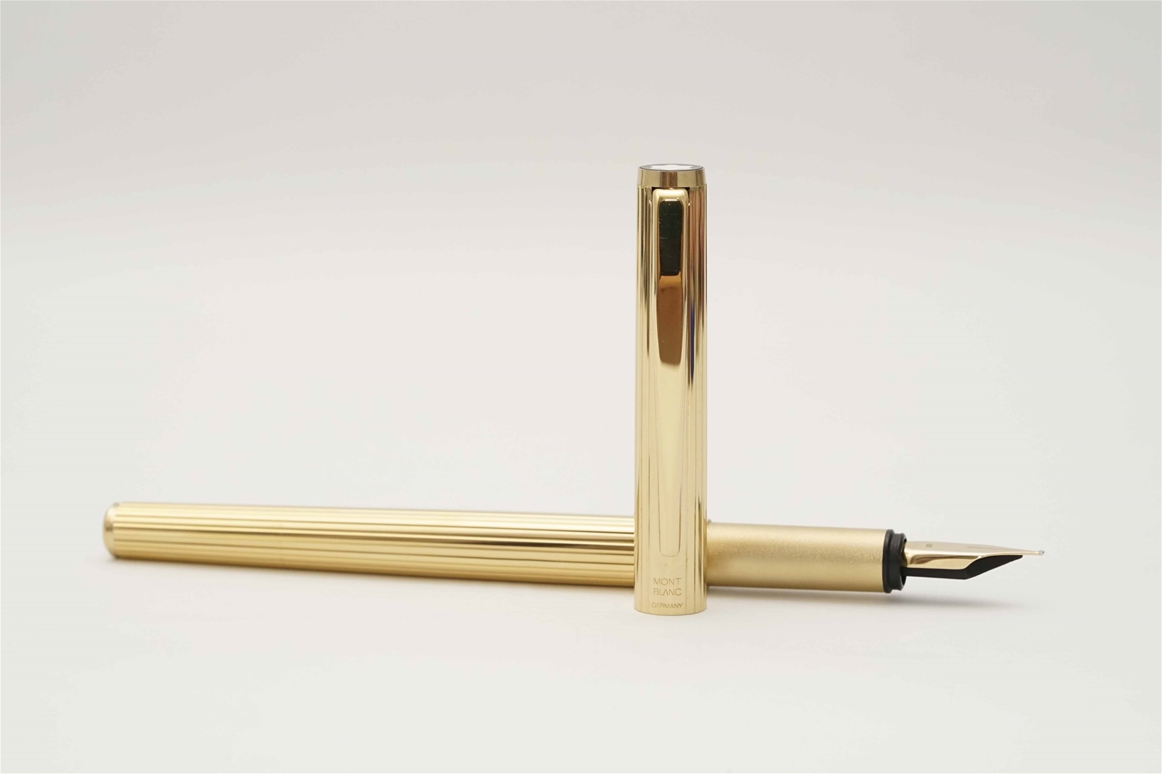 Bút máy Montblanc Noblesse Slimline Gold Plated 14K F