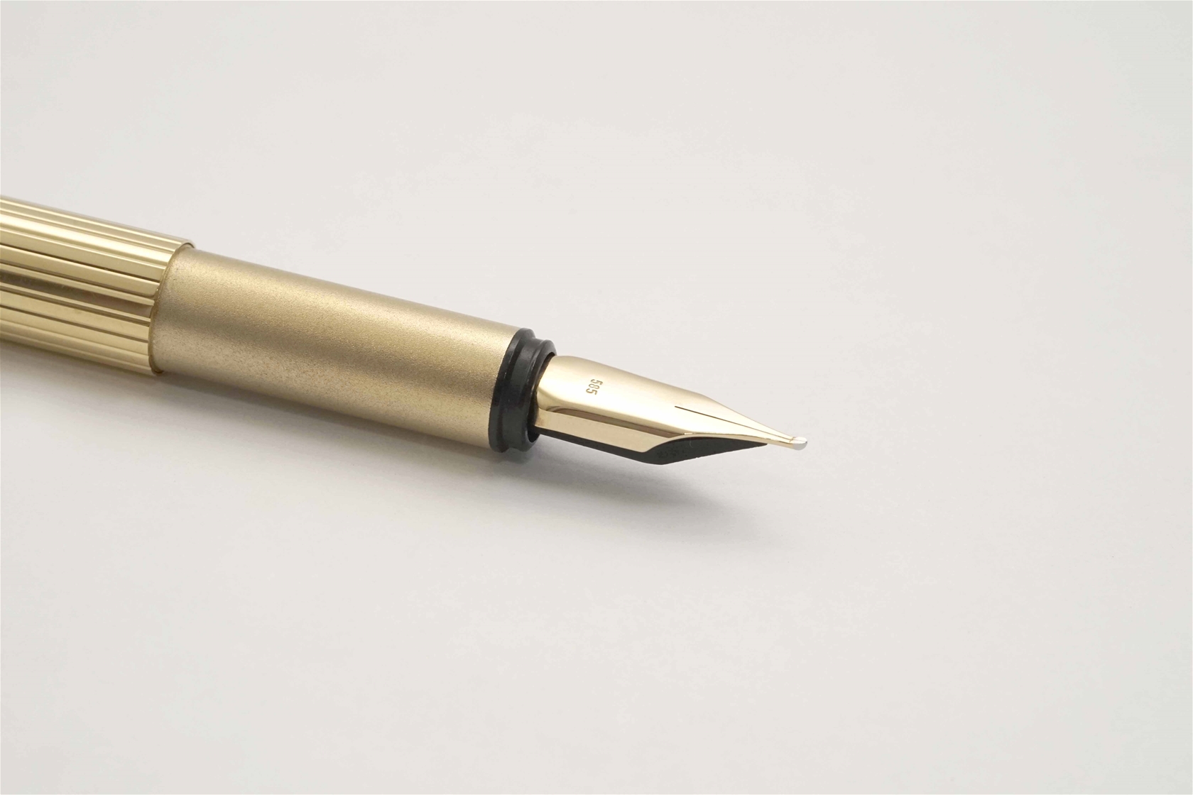 Bút máy Montblanc Noblesse Slimline Gold Plated 14K M