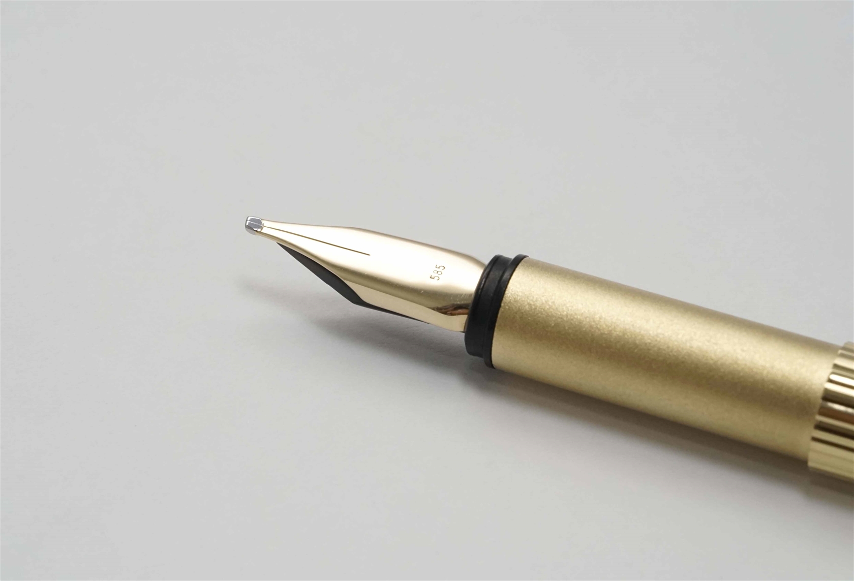 Bút máy Montblanc Noblesse Slimline Gold Plated 14K OB