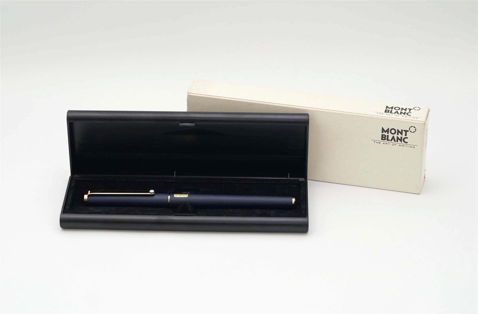 Bút máy Montblanc Noblesse Slimline Royal Blue Steel F