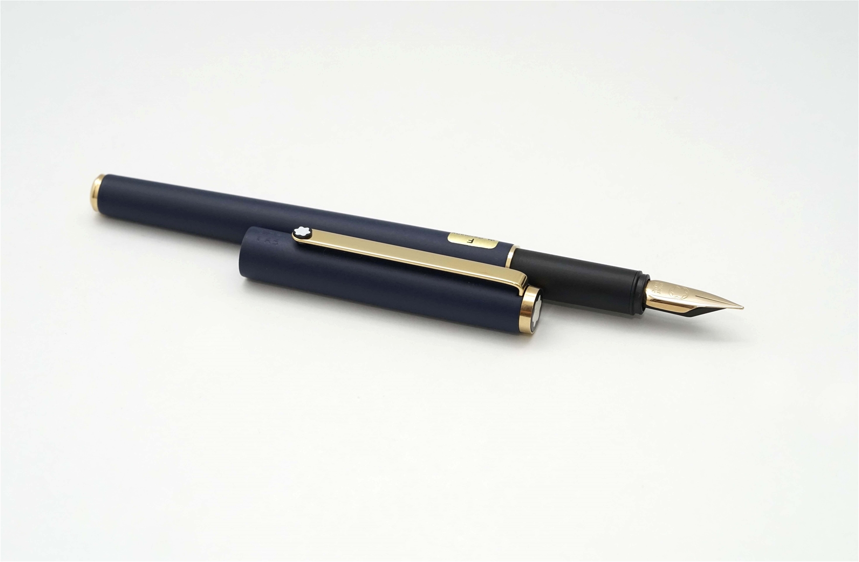 Bút máy Montblanc Noblesse Slimline Royal Blue Steel F