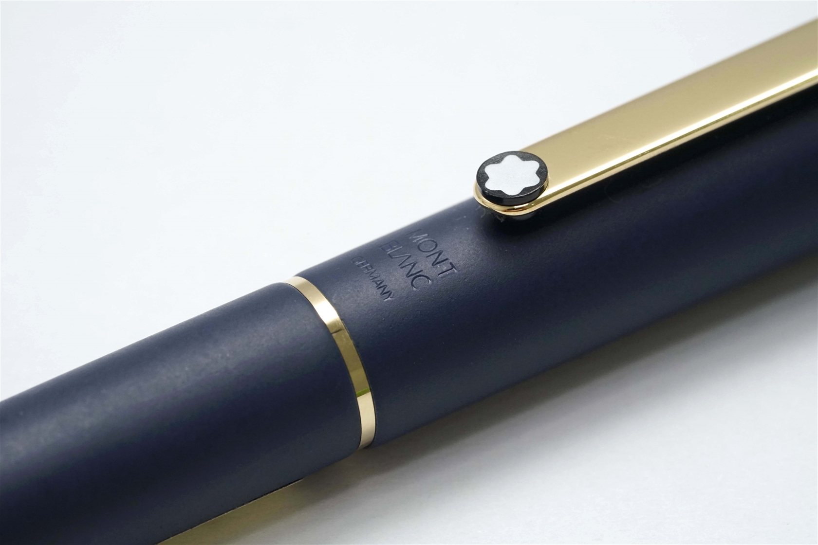 Bút máy Montblanc Noblesse Slimline Royal Blue Steel F