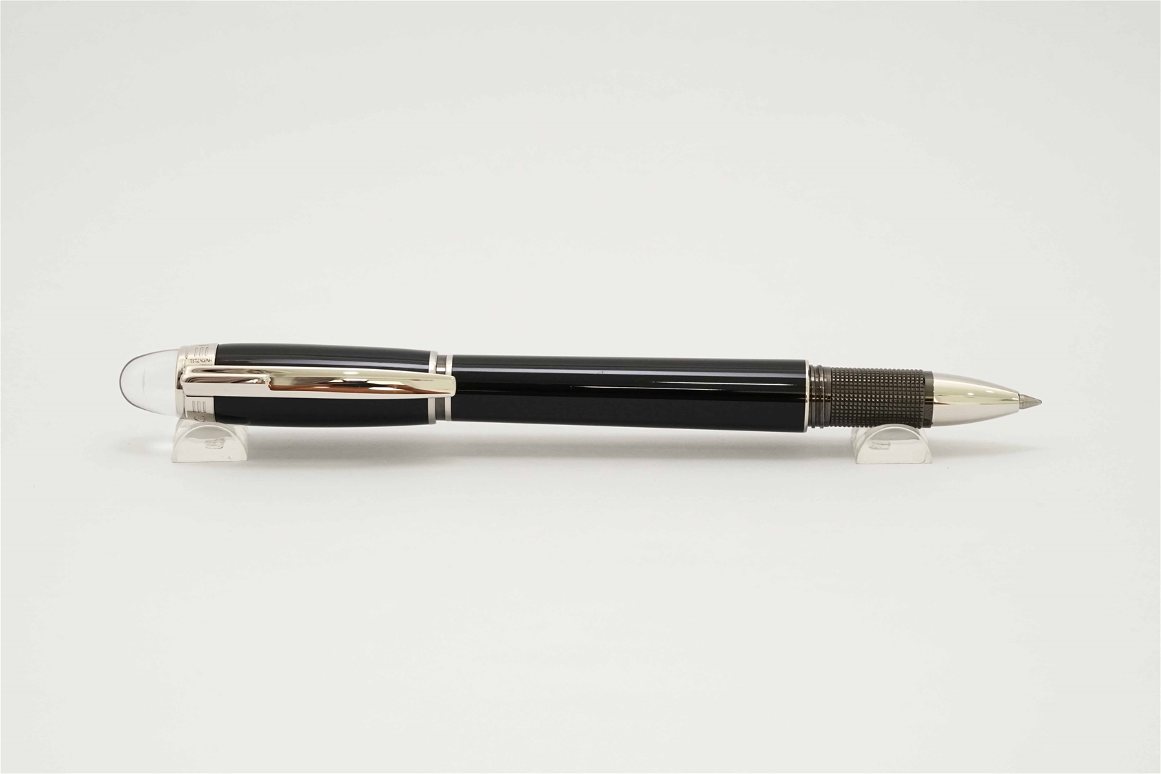 Bút bi nước Montblanc Starwalker Black Resin Rollerball Pen