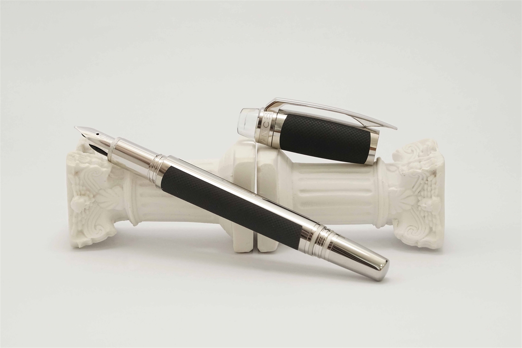 Bút máy Montblanc Starwalker Extreme 14K M