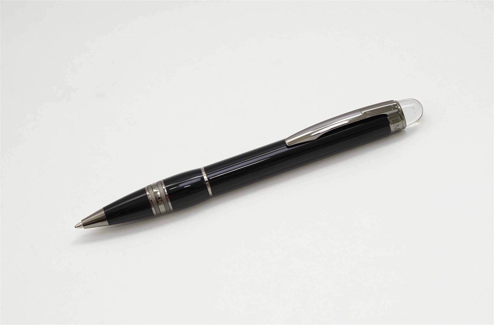 Bút bi Montblanc Starwalker Midnight Black Resin Ballpoint Pen 