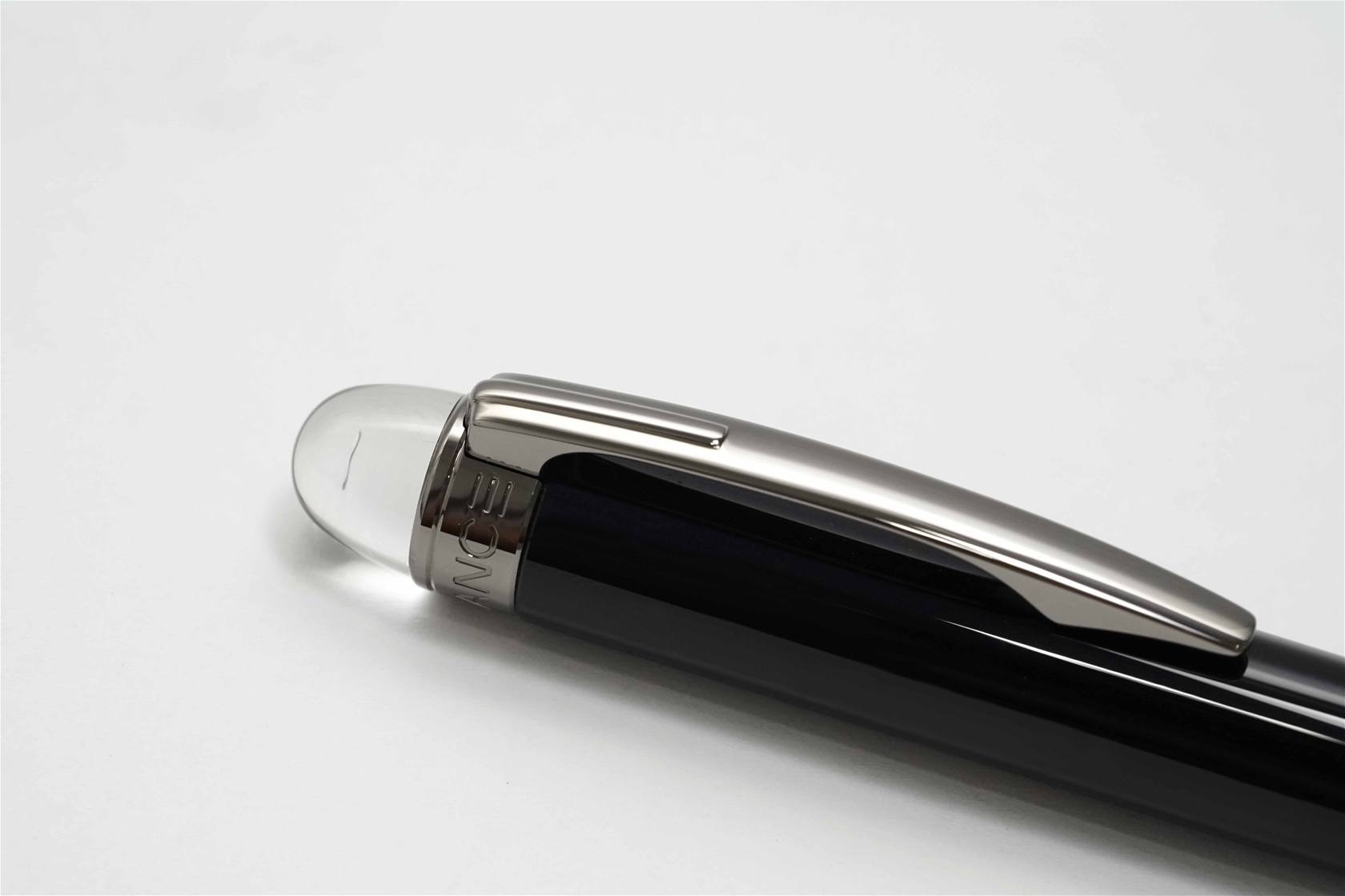 Bút bi Montblanc Starwalker Midnight Black Resin Ballpoint Pen 