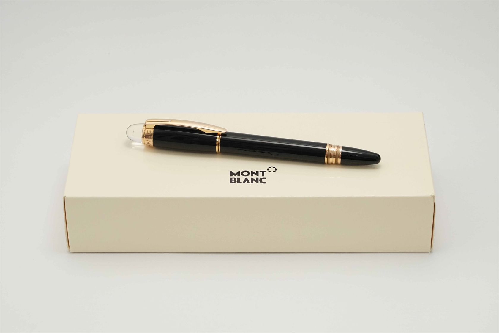 Bút máy Montblanc Starwalker Red Gold 14K M