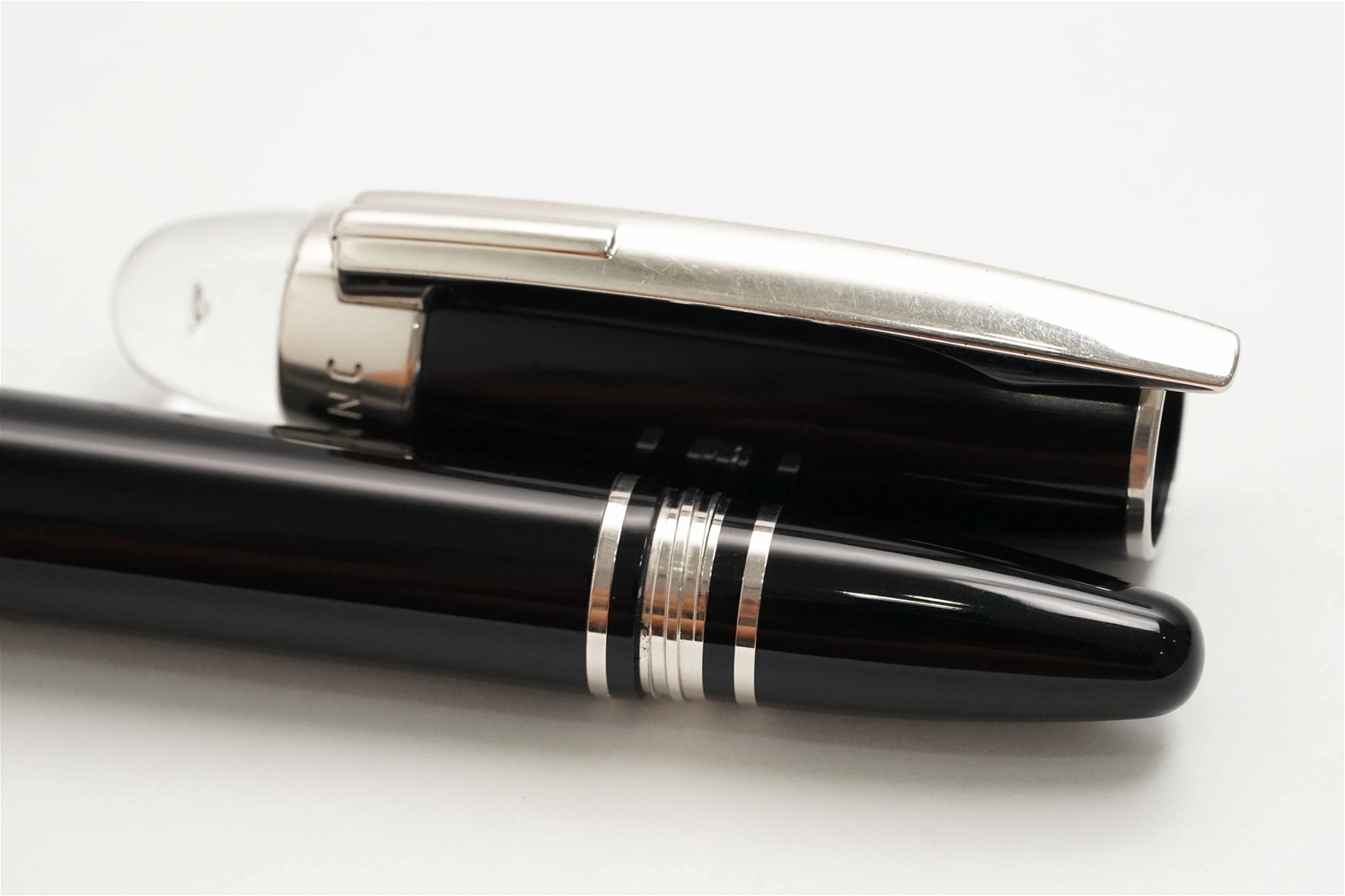 Bút máy Montblanc Starwalker Soulmakers For 100 Years Special Edition 18K B