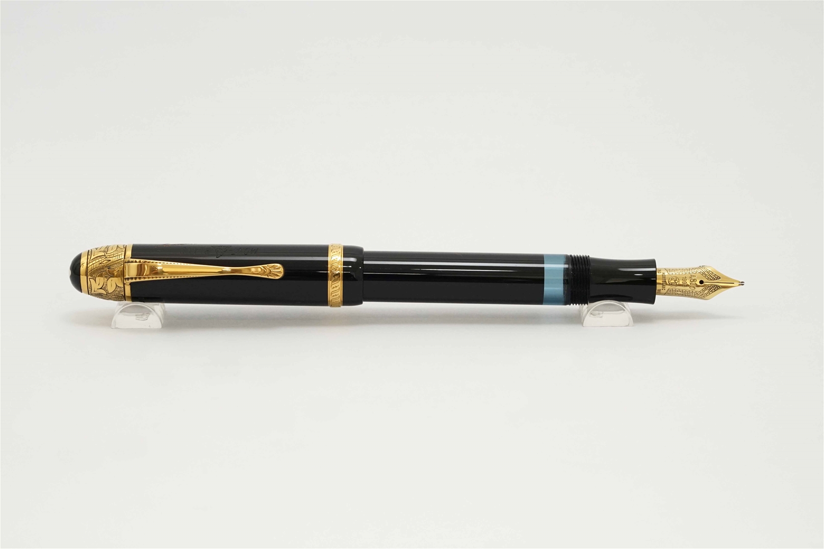 Bút máy Montblanc Writers Edition Voltaire Limited Edition 18K M