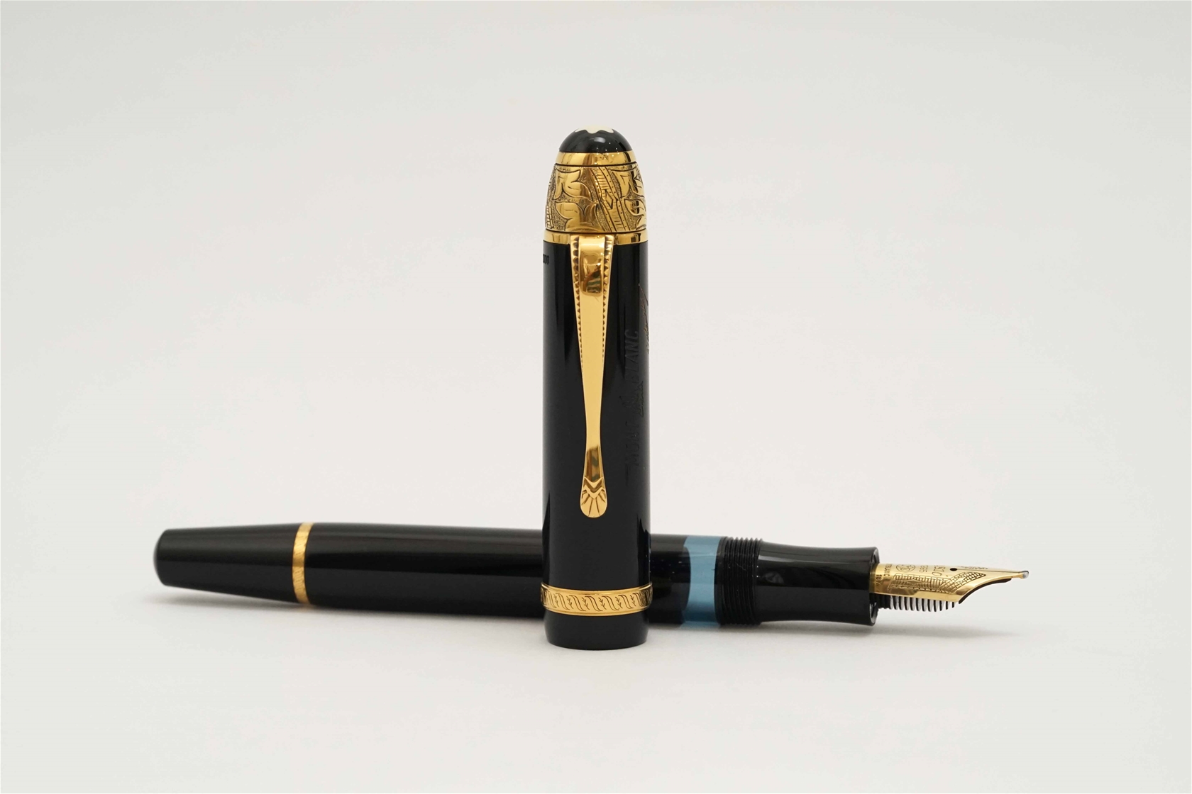 Bút máy Montblanc Writers Edition Voltaire Limited Edition 18K M
