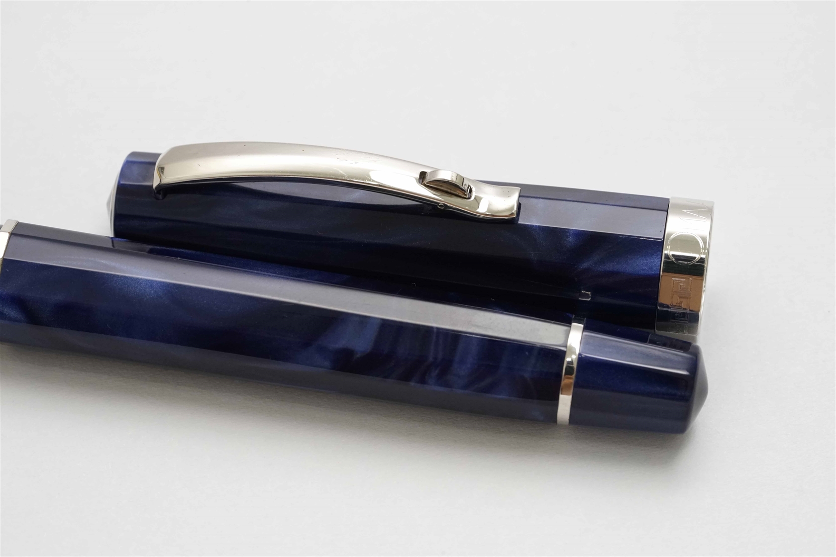 Bút máy Omas Arte Italiana Cruise Milord Blue 14K F