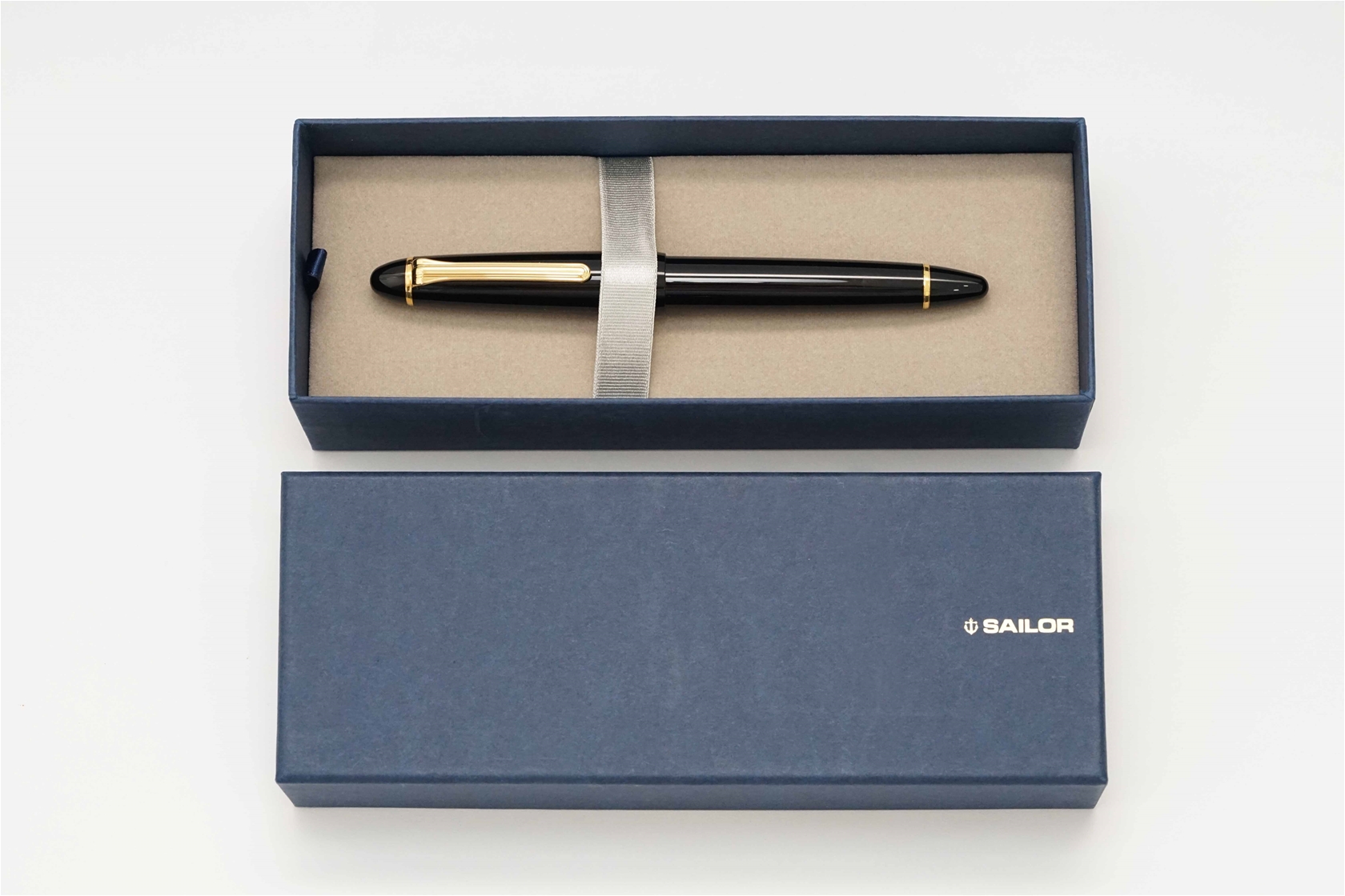 Bút máy Sailor 1911 Standard Black & Gold 14K H-M