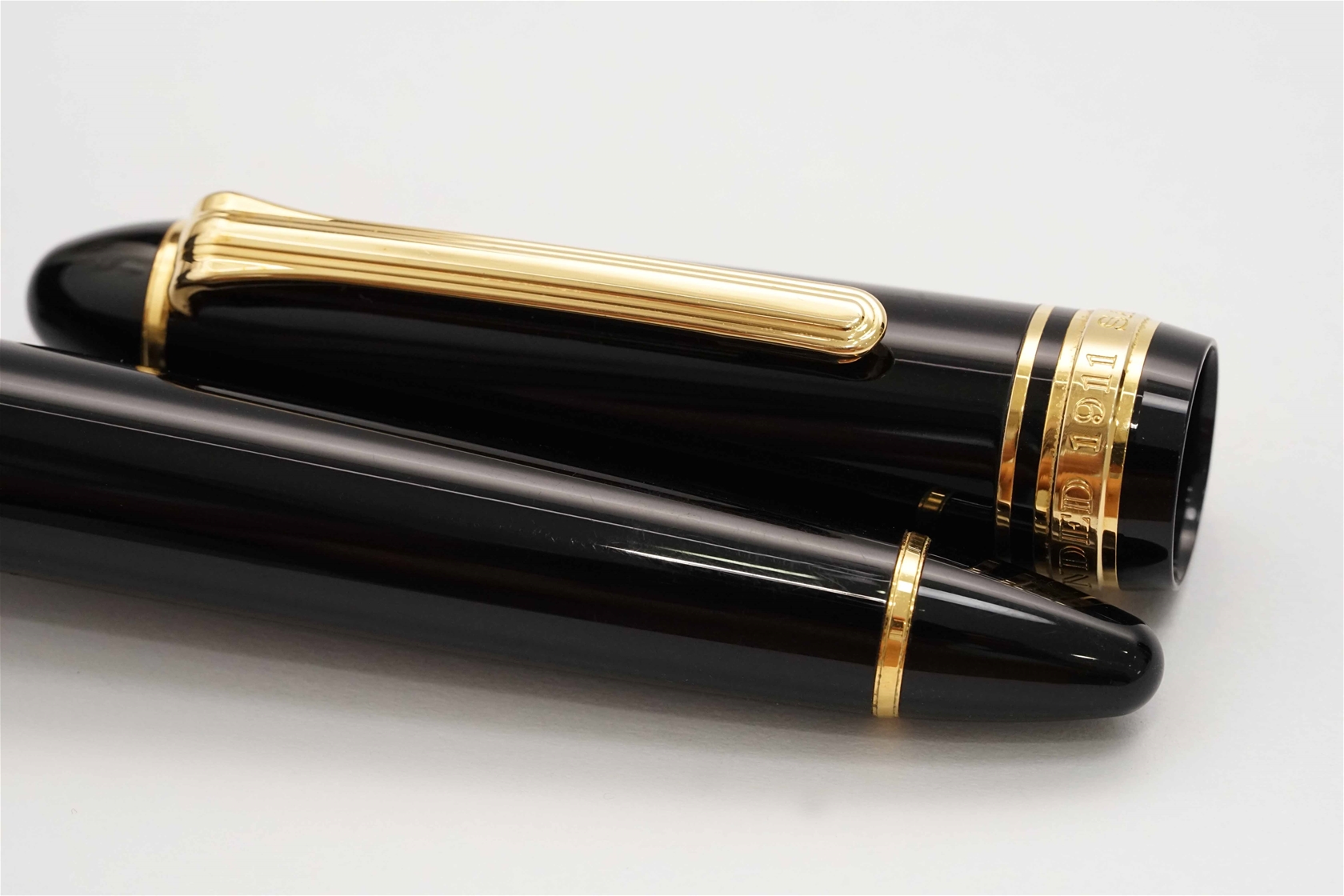 Bút máy Sailor 1911 Standard Black & Gold 14K H-M