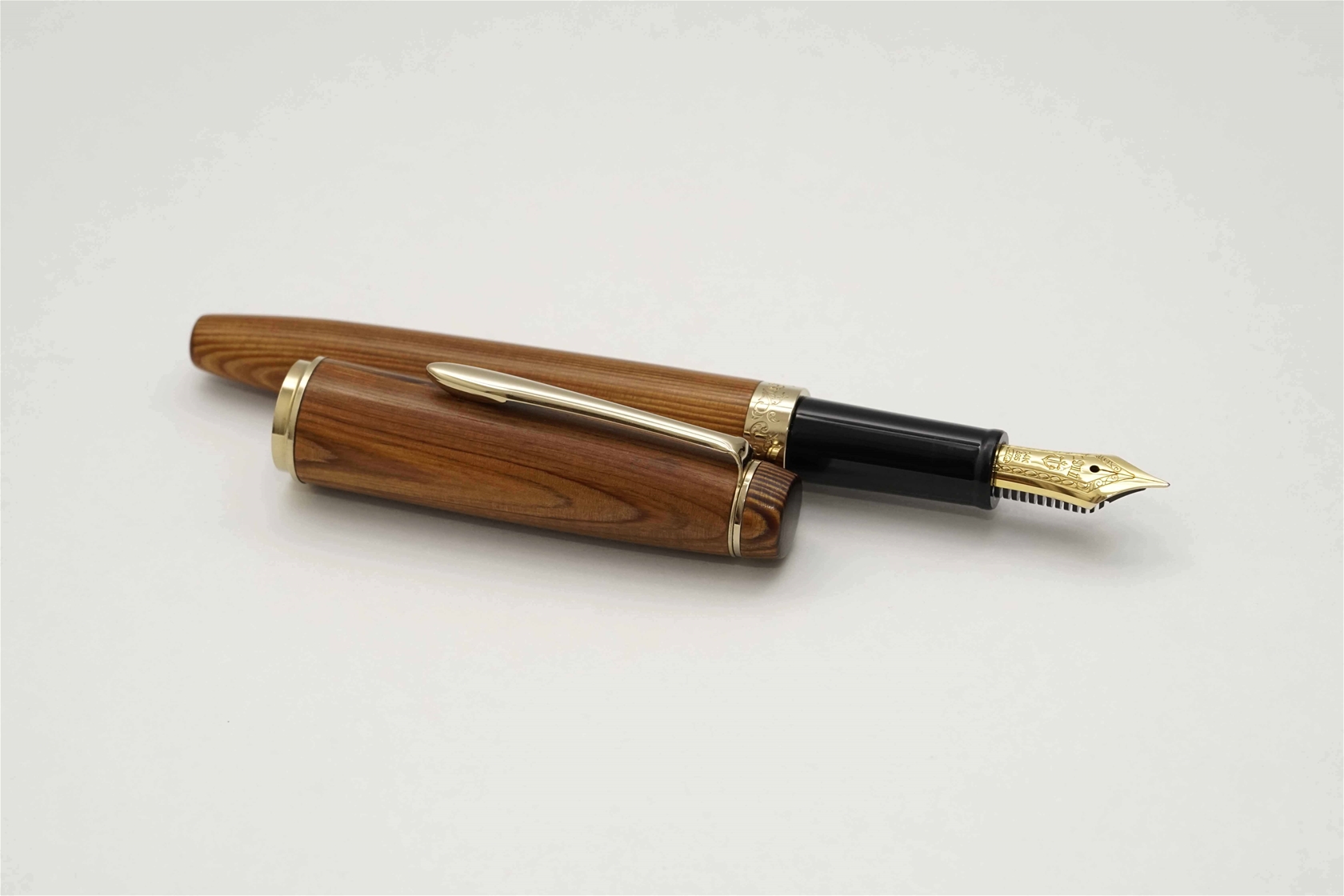 Bút máy Sailor Cedar Chizusugi Precious Wood 14K H-M