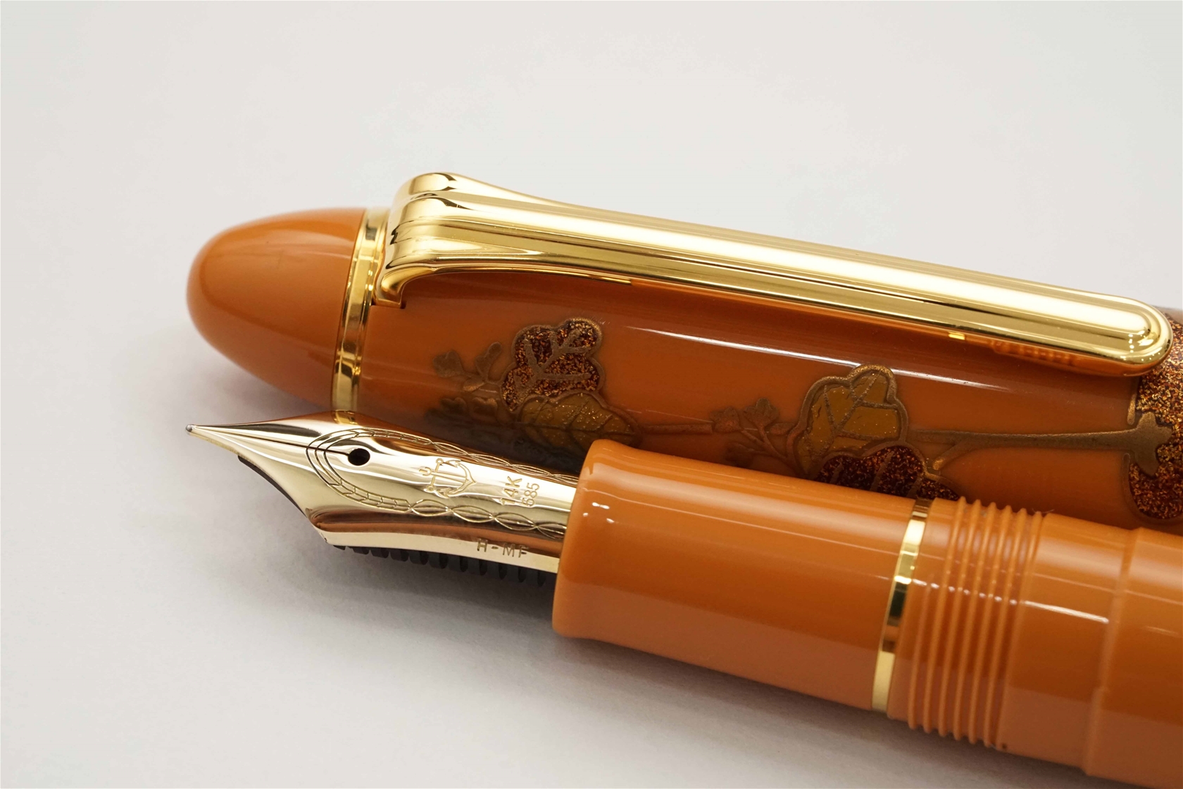 Bút máy Sailor Japanese Emperor's Birthday Limited Edition 14K H-MF
