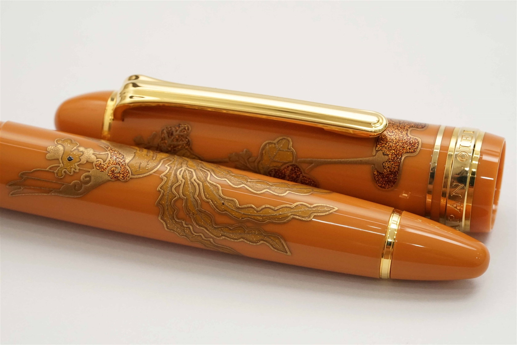 Bút máy Sailor Japanese Emperor's Birthday Limited Edition 14K H-MF